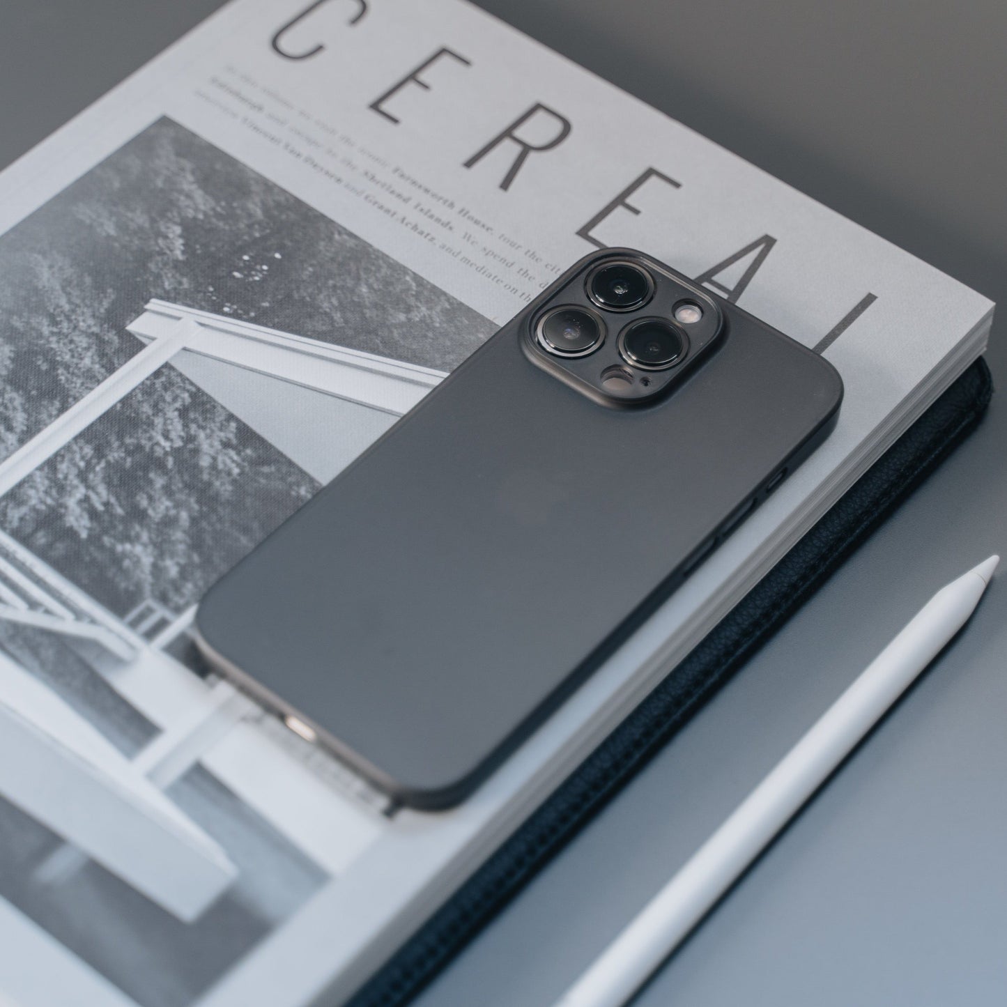 CAPA IPHONE SLIM CINZA MAGSAFFE