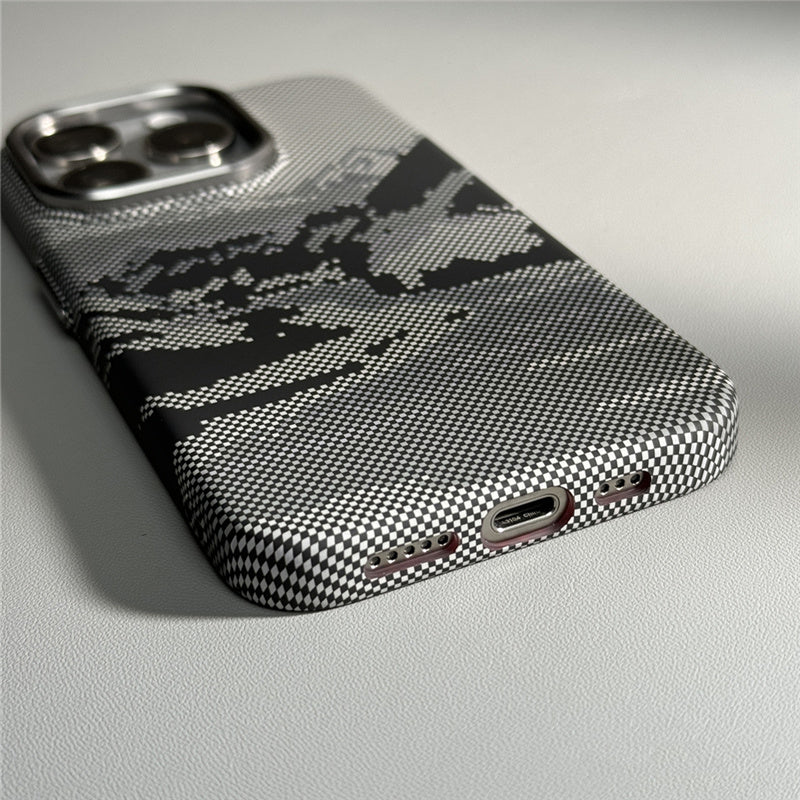 CAPA IPHONE CARBON MOUNTAINS MAGSAFE