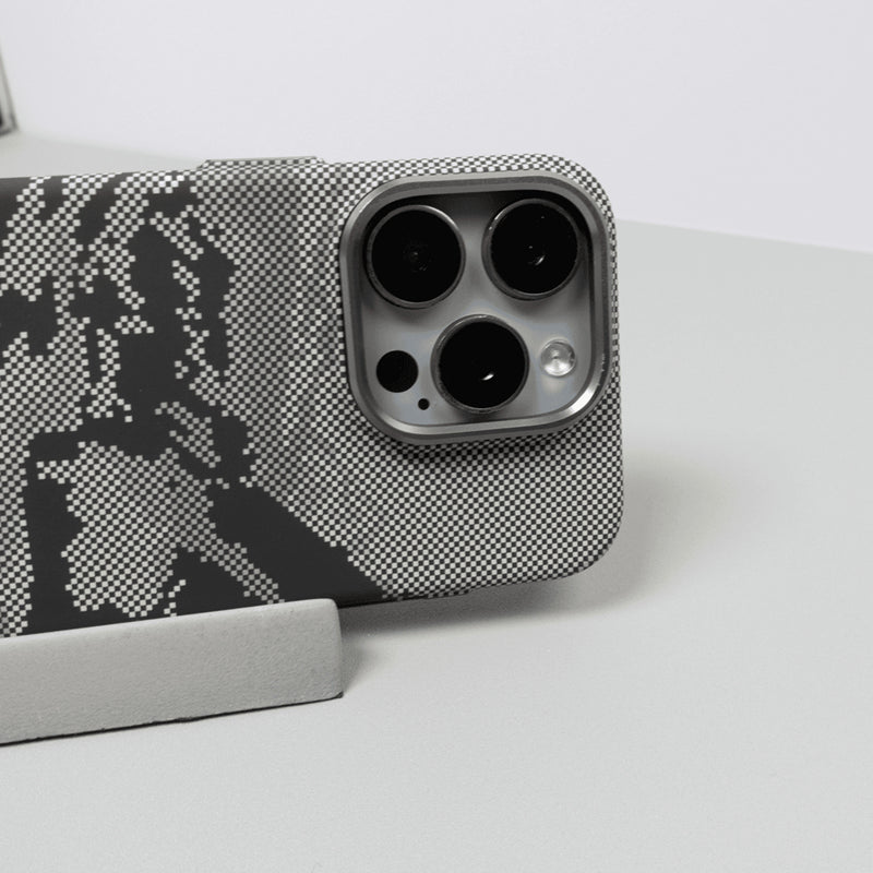 CAPA IPHONE CARBON MOUNTAINS MAGSAFE