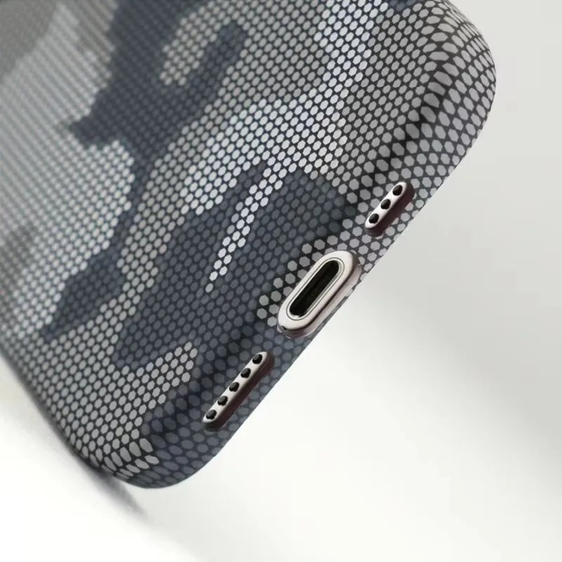 CAPA IPHONE CARBON CAMUFLAGEM MAGSAFE