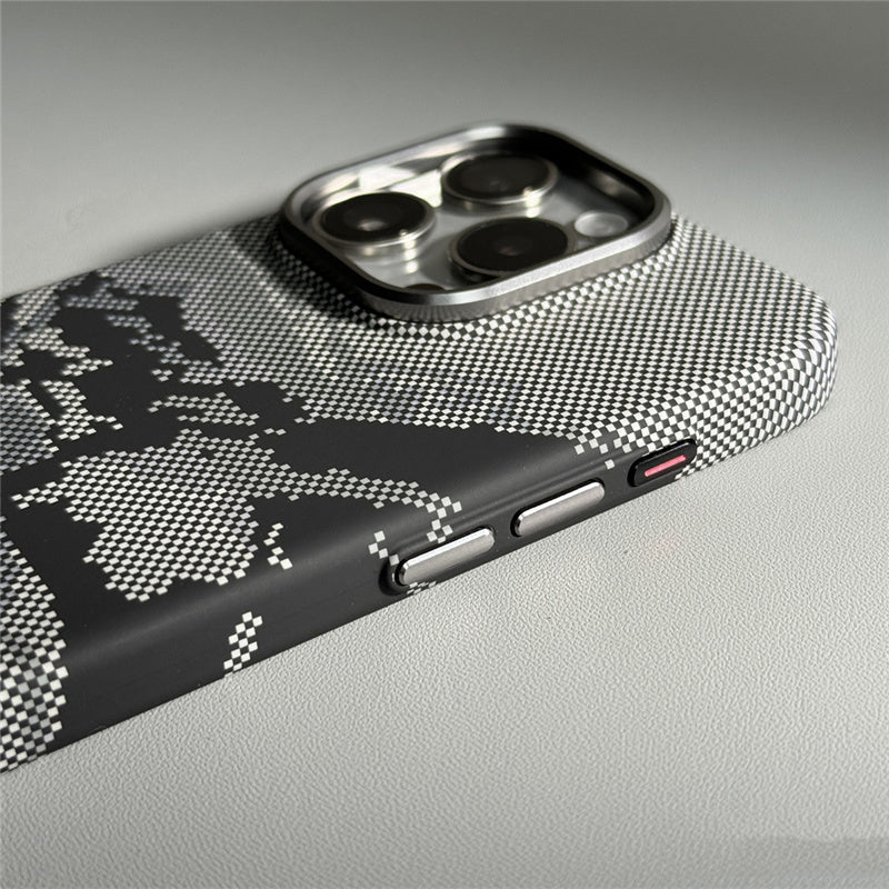 CAPA IPHONE CARBON MOUNTAINS MAGSAFE