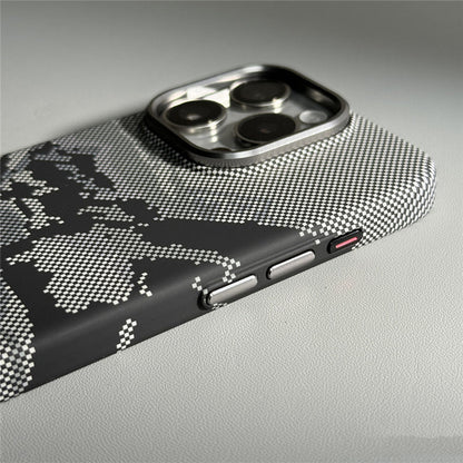CAPA IPHONE CARBON MOUNTAINS MAGSAFE