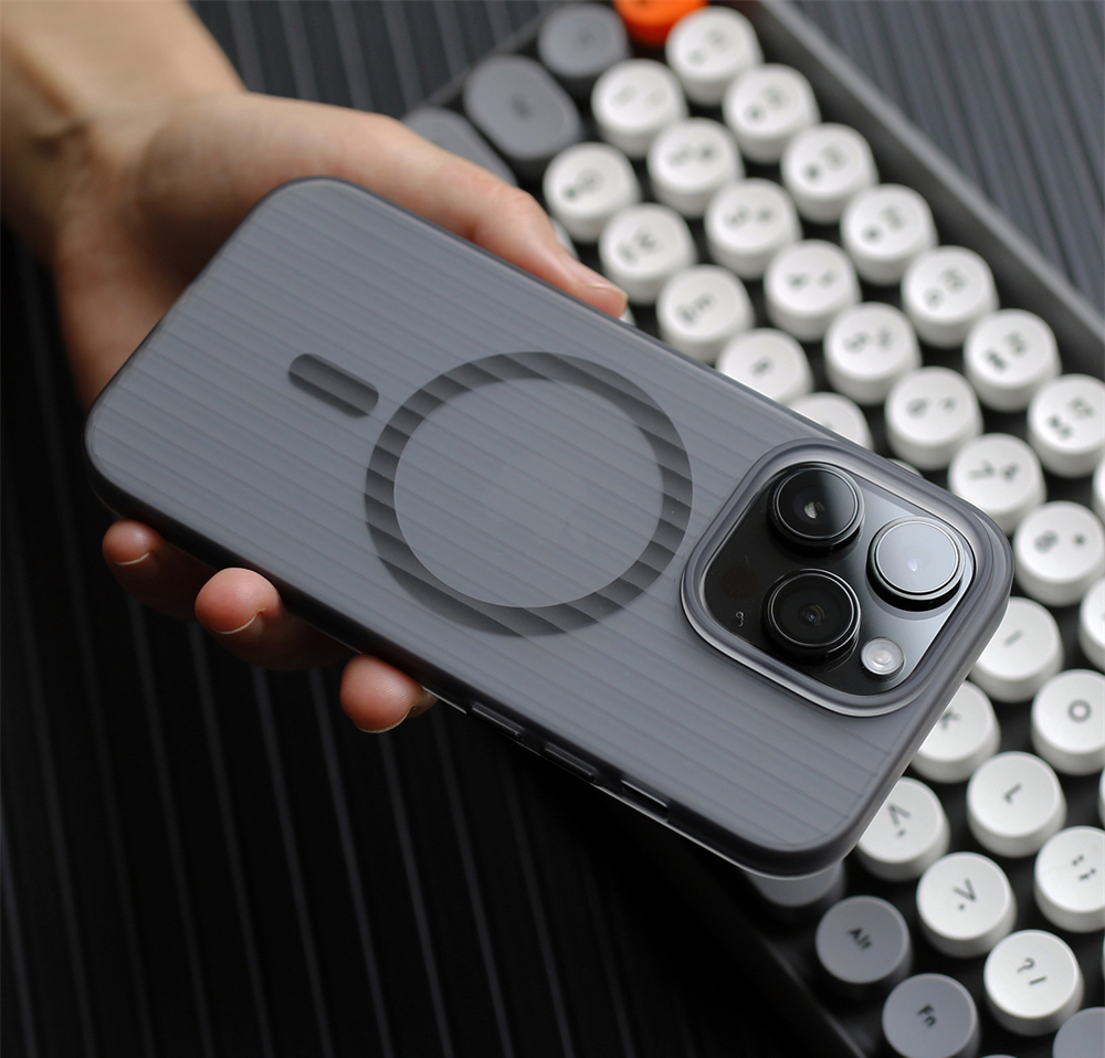 CAPA IPHONE  TRANSPARENTE GEOMETRI MAGSAFE